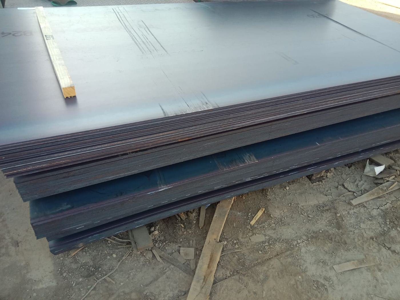 Stack of smooth steel plate, close angle